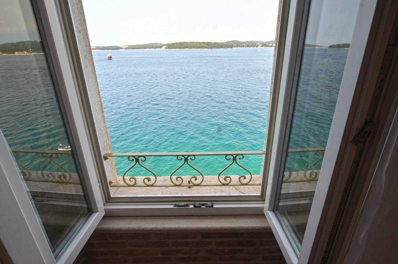 Hotel Arnolongo B4 Sea View Rovinj Exterior foto